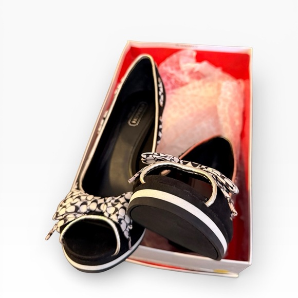 NEW COACH THALIA Black & White
Denin Peep Toe wedge shoes
WOMENS 8.5 NBW - Picture 3 of 5